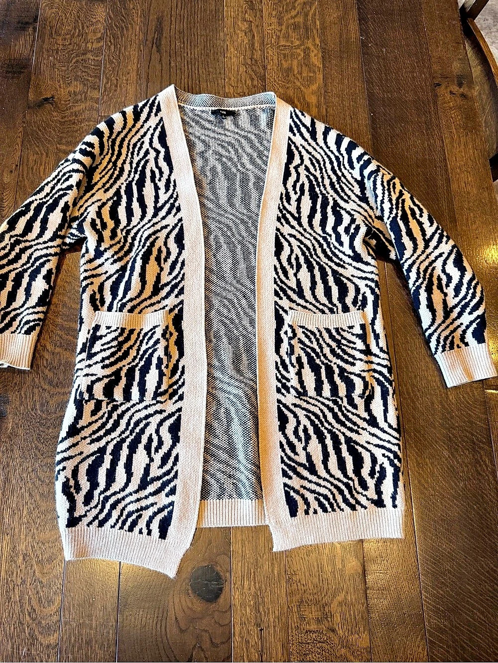 FATE Animal Print Cardigan Size Small Like New